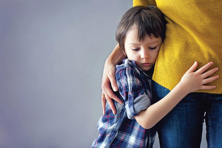 erly-child-anxiety-with-parent